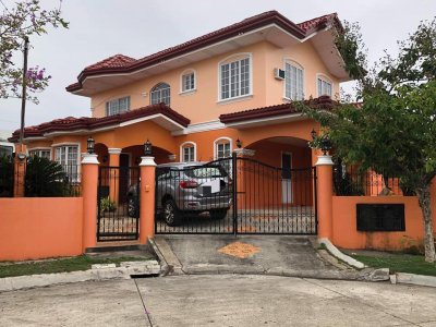 Semi Furnished house & lot in Gated and Exclusive Subdivsion in Consolacion